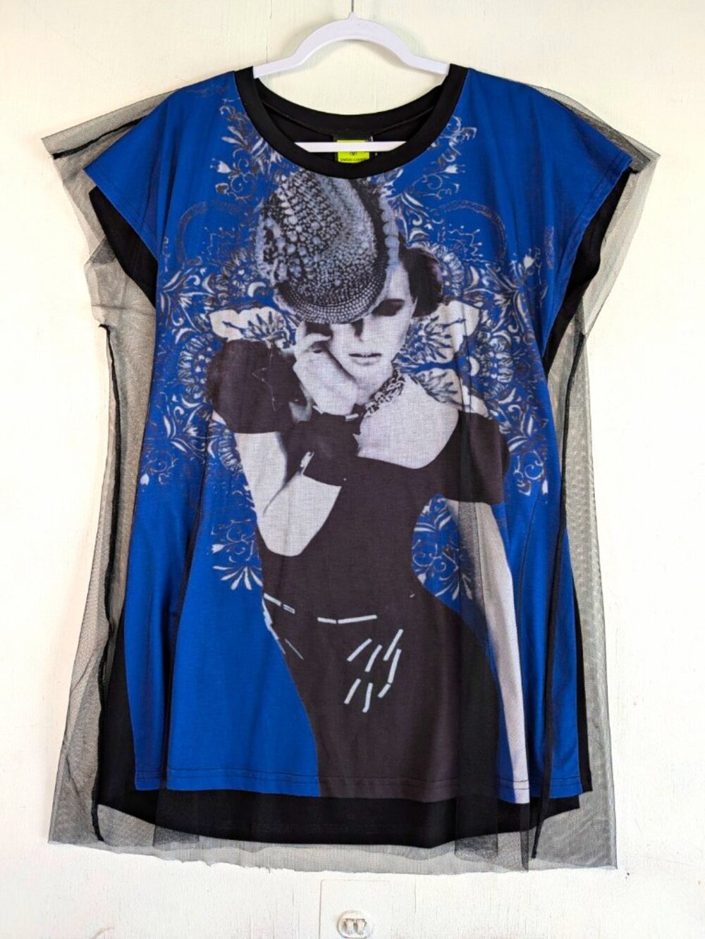 Simon Chang Womens Graphic Print T-Shirt M Blue Black Sheer Mesh Layered Top